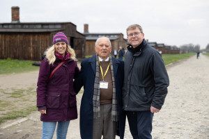Sam Churchill / Conservative MPs with Auschwitz survivor Arek Hersh MBE